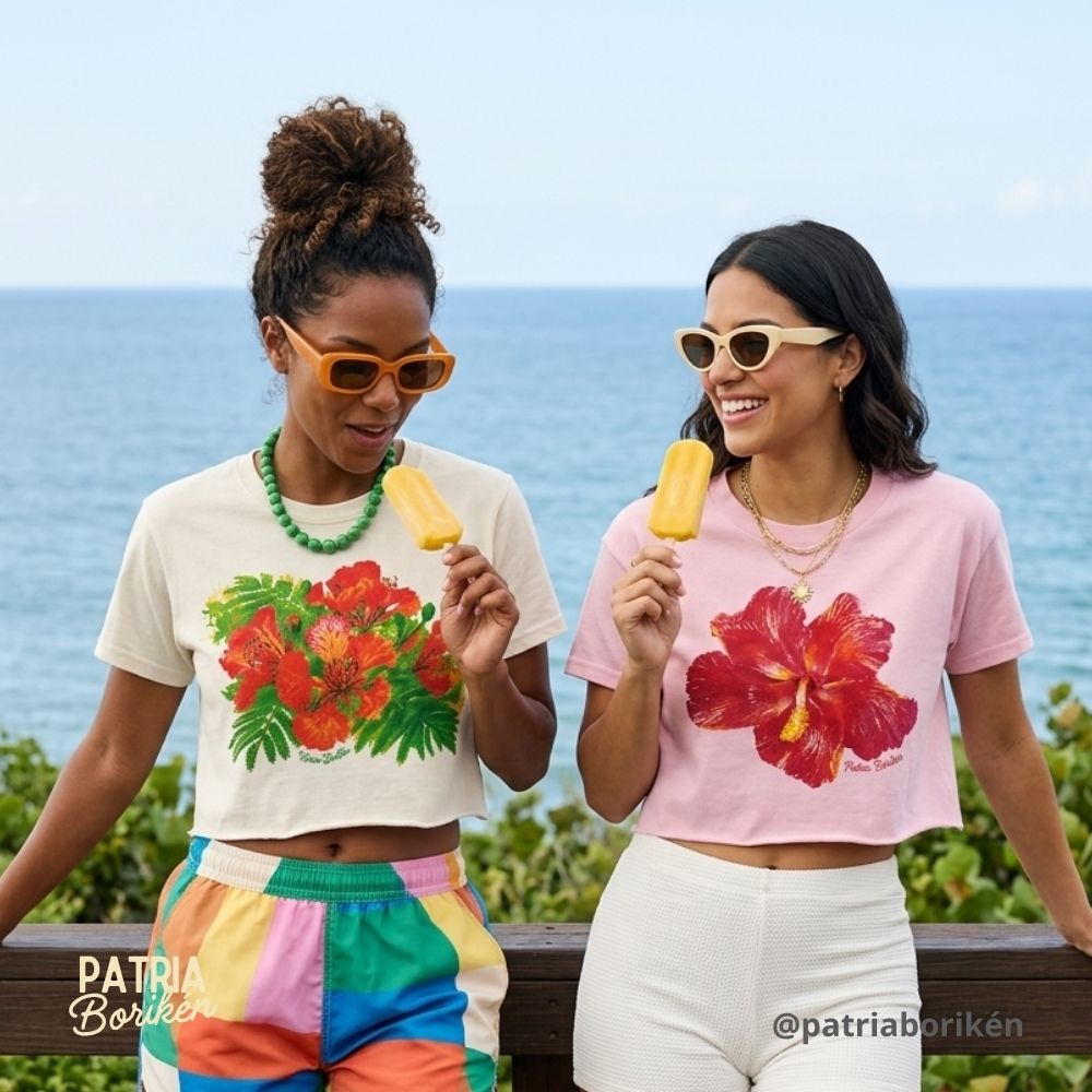 Raw Edge Crop Top T-Shirt Blanco con Diseño de Flor de Flamboyán | Moda Tropical Boricua