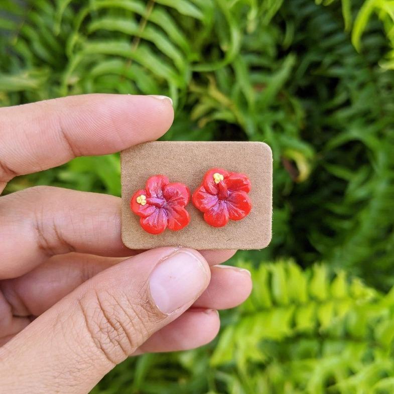 Hibiscus Flower Stud Earrings - Coral