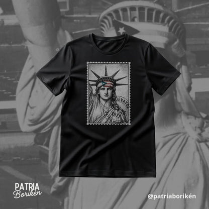 Camiseta Negra Puerto Rico – Estatua de la Libertad con Bandera Boricua